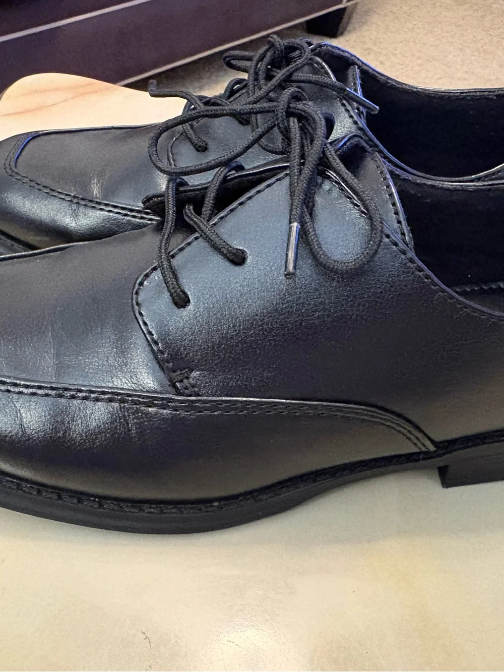 Sonoma boys black dress shoes-TIE-size 4 -excellent condition